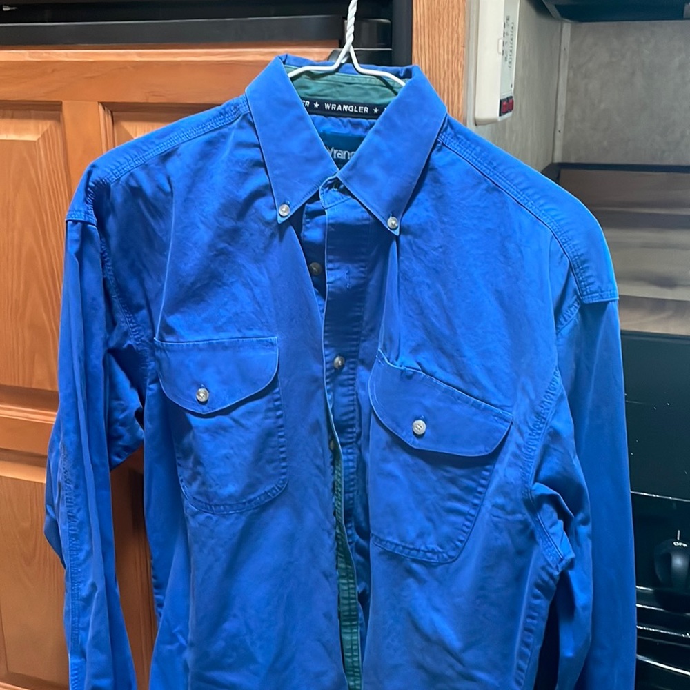 Wrangle Button up. Small